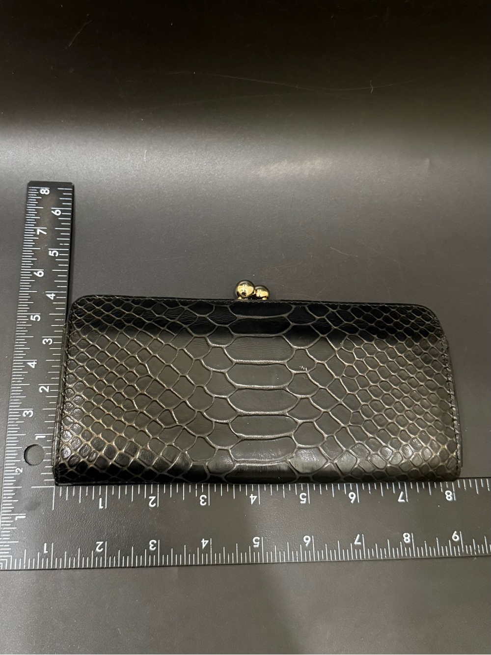 Vintage HOBO International Black Embossed Croc Leather Kiss-lock Clutch Wallet - Picture 7 of 11